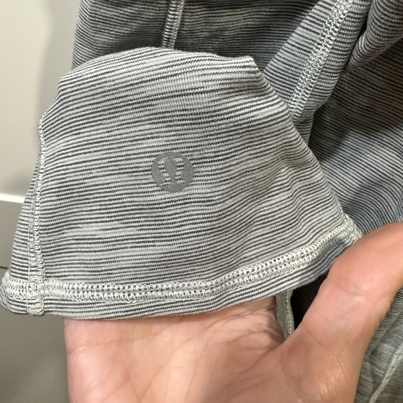 Lululemon Dancing Warrior Strappy Luon Yoga Tank size 4 built-in bra - Picture 8 of 11